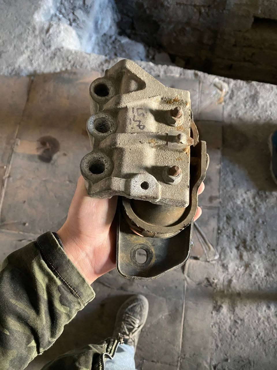 اغراض صدر +دبلات  وذانات محرك جيب شيروكي جيب 17 كومباس 15
دبلات جارجر شيروكي نيسان روج  
***********📞
