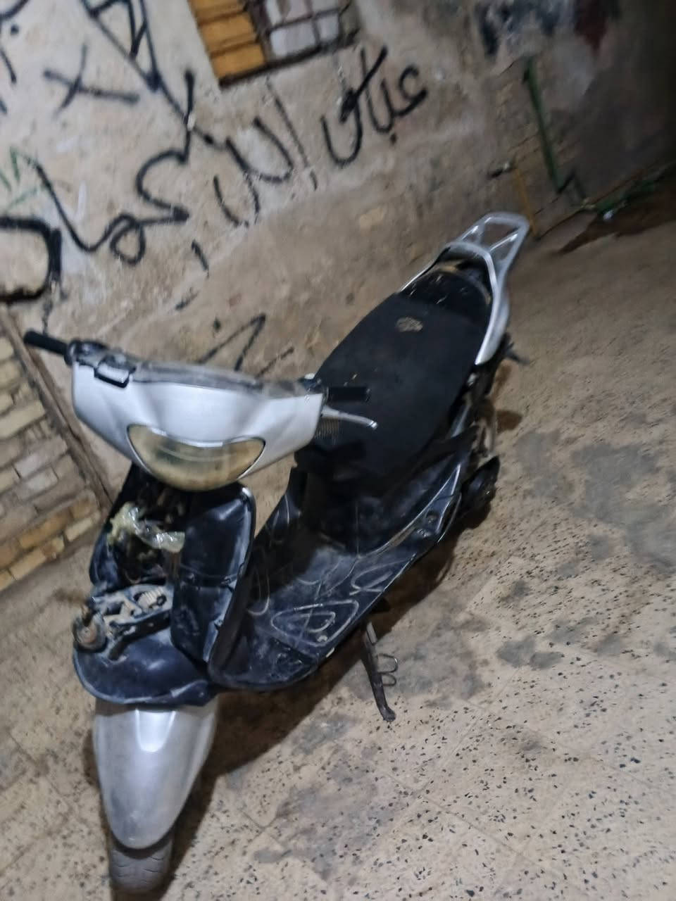 دراجه للبيع نوع لكزز عداد 100 دراجه نكره سلف عوزه بس كفرات العنوان كوت سعر 150 وبيه مجال ***********
