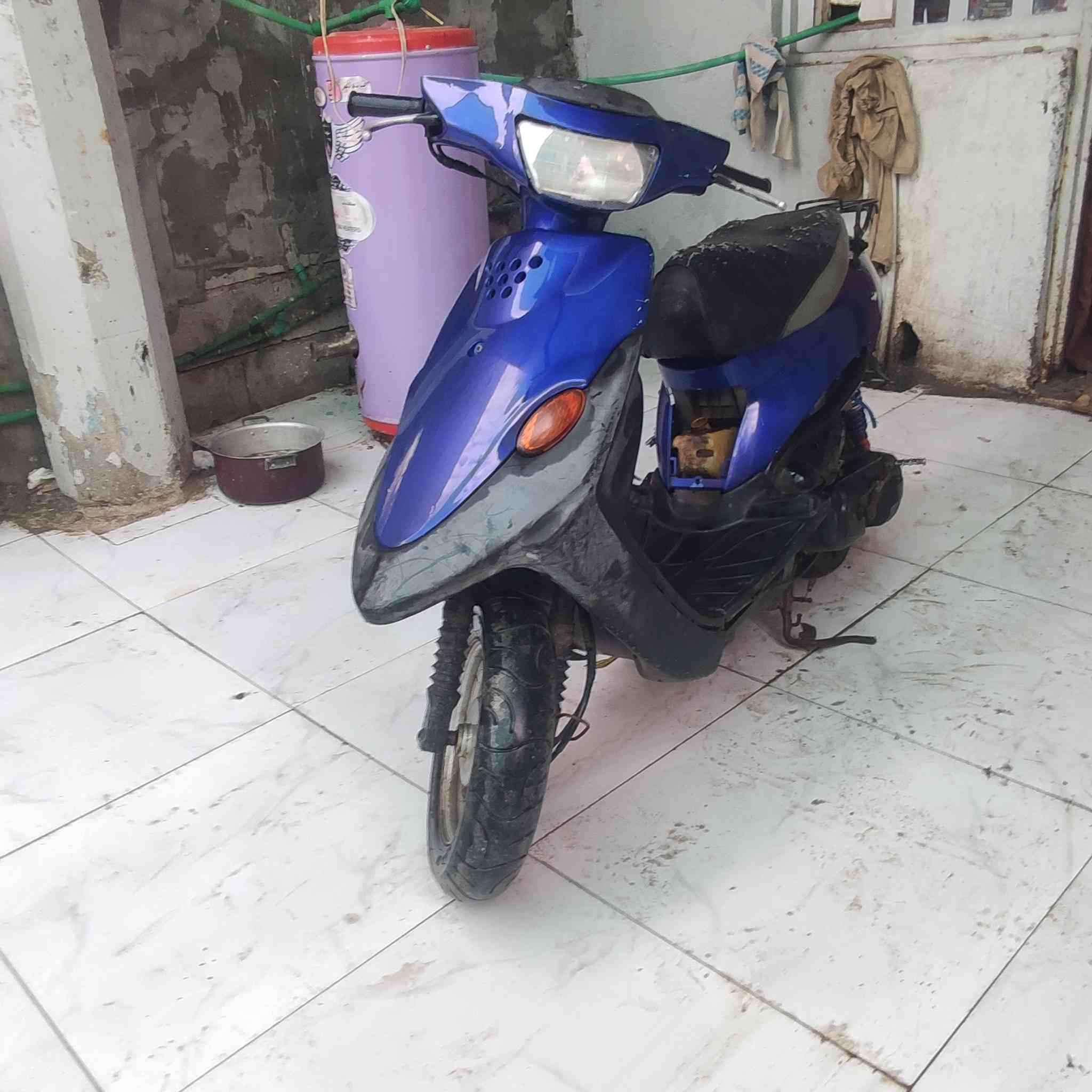 السلام عليكم دراجه تسعاللبيع سعر 180 وبيها مجال المكان بصرة ابوالخصيب رقم الواتساب ***********
