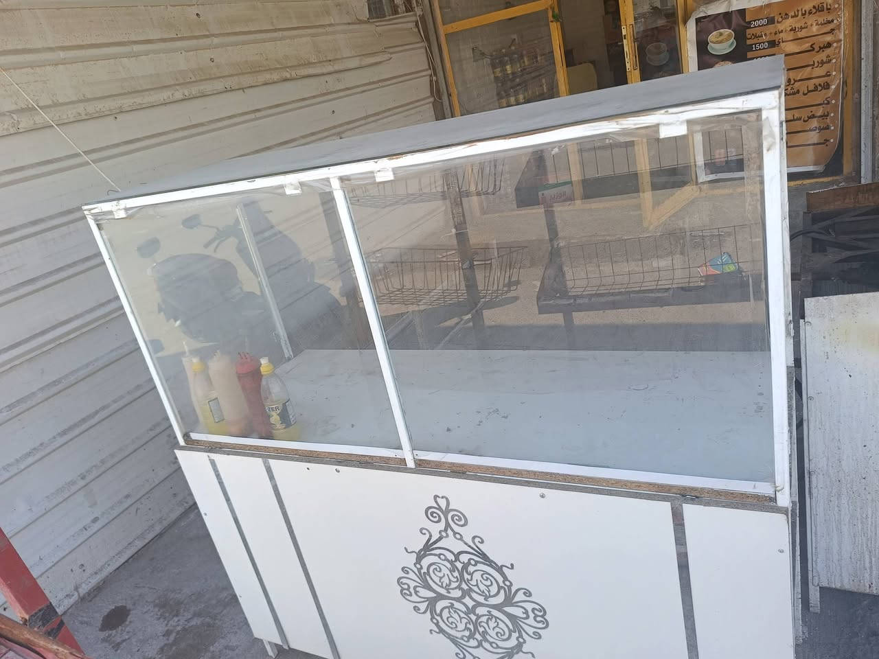 للبيع شوايه دجاج جديده سعر 300 وبيه مجال وباترينه سعر 75 وطباخ عيون ثنين سعر 50 الف مكان بغداد المحموديه رقم *********** تعال وتدلل حبيبي بيهن مجال
