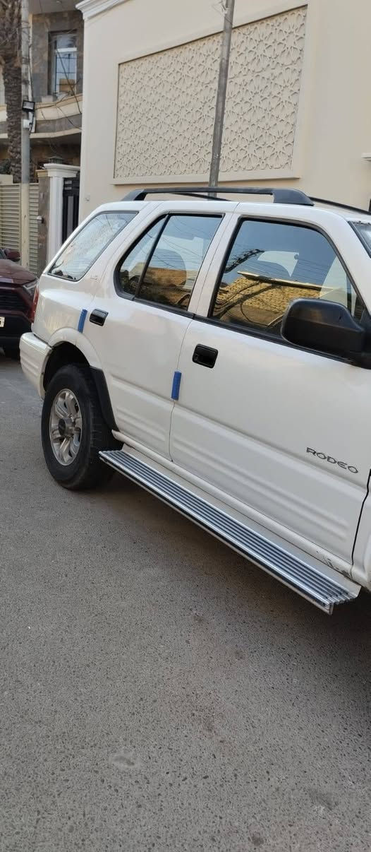 سيارة ازوزة راديو  للبيع نضيفة رقم شمالي 
سعر ٦٠ ورقة بيها مجال مكاني بغداد بياع شارع ٢٠
***********
 +964 790 422 2801
