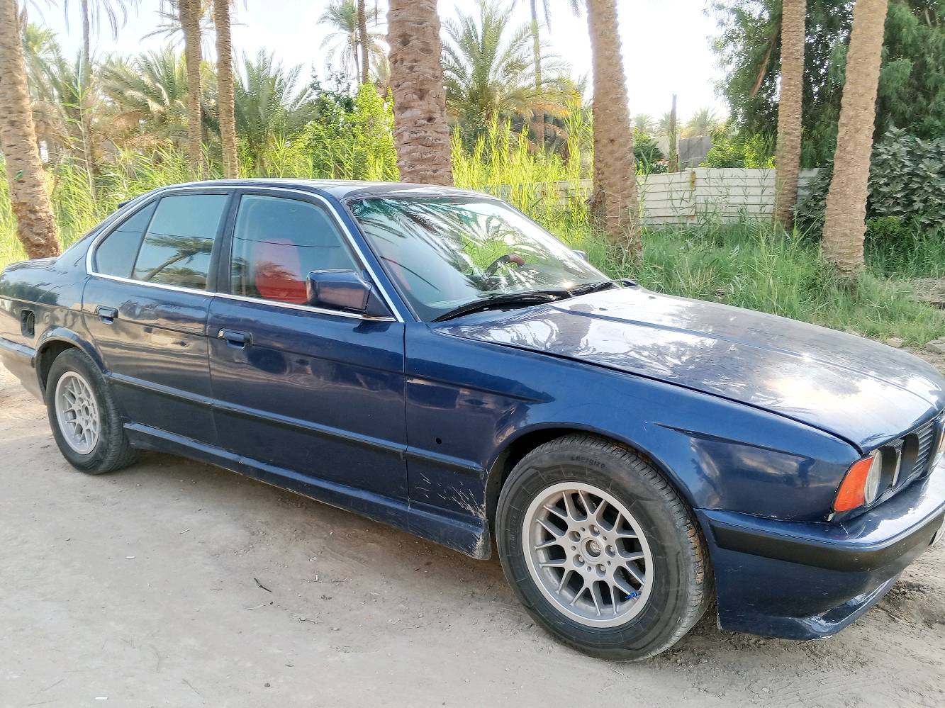 BMW 525iللبيع اول المراوس حسب القناعه حتا لو فرق قليل  محوره vvtراس الثور سياره بيه نواقص قليه تبريد شغال سياره كشره حلو سياره سلايت بس بس عاطل وسياره خير من الله كير مكينه جيد  رقم كربلاء نكليزي 40 وبيه مجال كلش قليل  