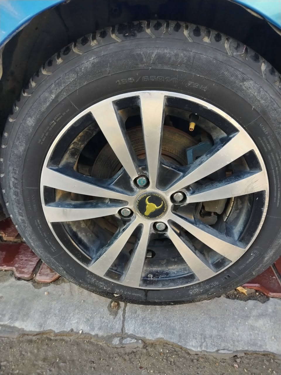 السلام عليكم باندا 2013 بغداد رقم جديد سنويه 2030 ماشيه 59 شاشه كامره بدون صبغ فقط دعاميه تبديل بسم زوجتي مكان البياع *********** السعر 50
