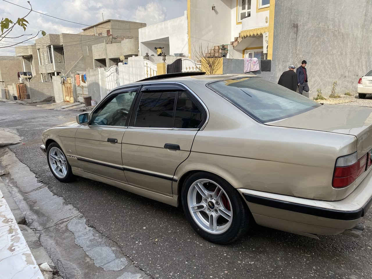 ***********       ***********بة ناوي خودا پيئم ٥٢٥گير تؤ ماتيك  گيرومةكينة بةشرت    همو كارباي ئيش دة كات سيلات ئةي بيئس  سوكات سورحة كوشن هيتر   توندو تول  هيج مسرفي نية    سةنوي  بانكانة وكالة  واجيهة هةمو ئةسياي خوي لة كةرة   سحري ٢٧ورقة  شوين هةولير خبات  ***********        ***********
