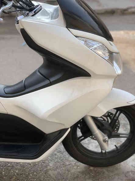 جيل اول ياباني JF 
لون ابيض 

جديده كلش  بحالة وكاله 

ماشيه 17 الف حقيقي نازله 14 الف 

كفرات  بلادي لا تبديل ولا صبغ ولا شخط بيهن وكدامك الصور 

محرك مكفول وصوتها ما ينسمع وبرغي ما مفتوح جيب فيتر  وفحص 

دبلات بلادي ما بيها طسه 

حساس زدحام 

حساس ستان 

تدفئه يدات 

أورقها كامله + العده 

مكاني بغداد

 شراي ويريد السعر يتصل ويدلل ***********
