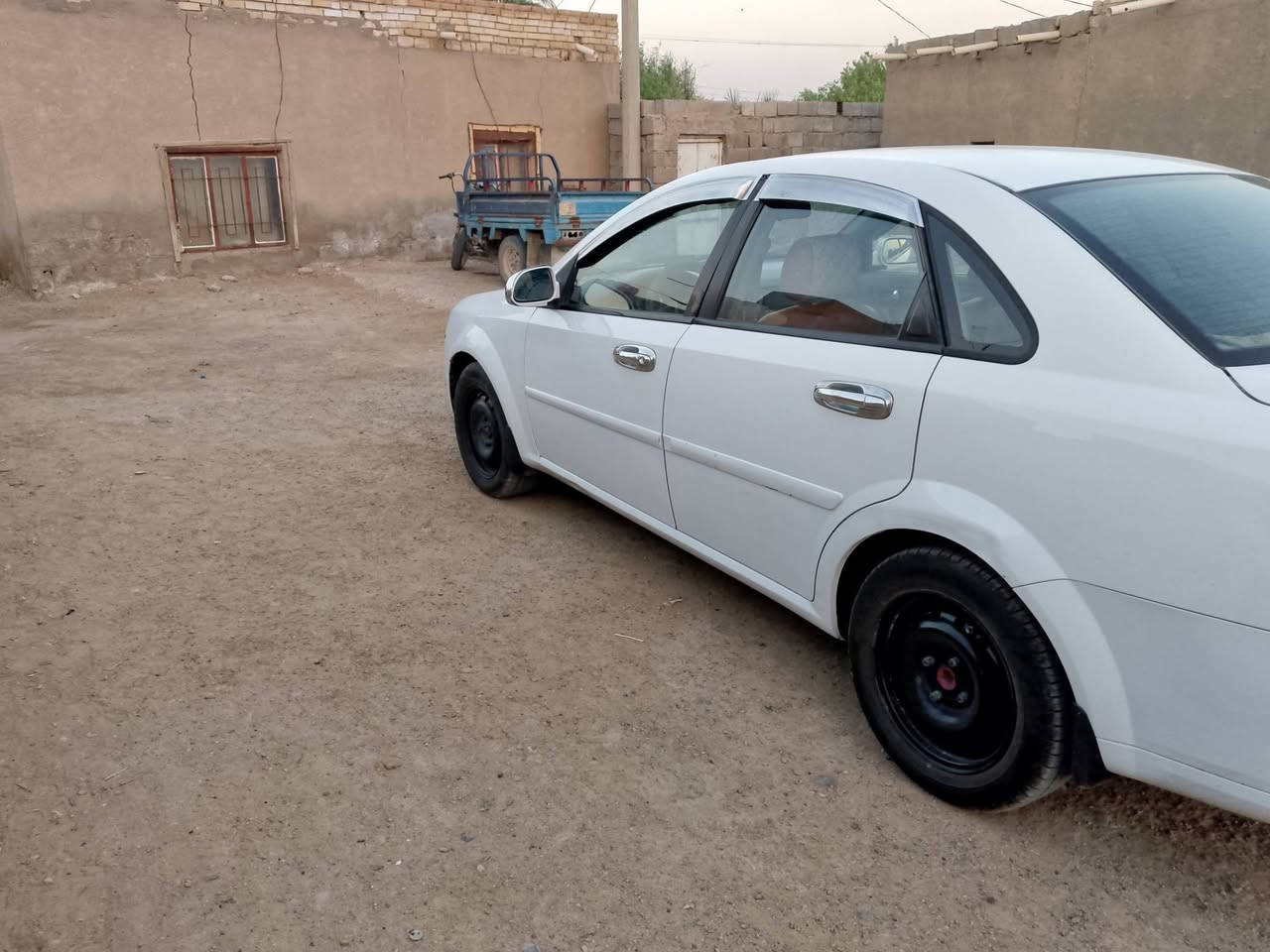 السلام عليكم اوبترا موديل2011 بيها جاملغ امامي كير مكينه مكفولات تبريد شغال تخم تاير رقم واسط بمسي ارقام هزه جديد سياره حلوه مكان واسط السعر 70وبيها مجال.  رقم ***********
