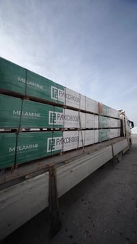 ابيض و كريم لماع و ناشف متوفر وتوصيل لكل محافظات العراق بأرخص سعر  077...