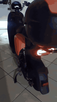 سلام عليكم دراجه شحن للبيع  دراجه جاهزه. من كلشي هورنات دسكات كلشي بيها جاهز اشاير  على بك ترجع  وبك لايت  ملف 2000
4بطاريات12فولت28امبير تمشيك ٤٠الى ٣٥كيلو  شاحنه اصليه ومن تفول تفصل وحدها ***********
