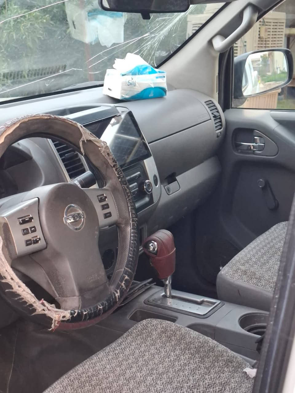 السلام عليكم
للبيع نيسان فرونتير بيكب موديل 2014 🚙

• قمارة وربع
• قير أوتوماتيك
• رقم باسمي + سنوية جديدة
• تبريد شغال 100% ❄️
• سيارة حلوة واستخدام شخصي
• جاهزة للاستعمال وما تحتاج مصاريف

السعر شده و10 اوراق وبيه مجال 
الاستفسار الاتصال على الرقم 

***********
