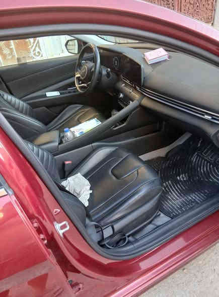 السلام عليكم النتره للبيع موديل ٢٠٢٤ مواصفات فول حادث خشم جاملغ الايمن بدون دواخل وبدون صبغ غير متواجد على الفيس رقم *********** مكان الامين
