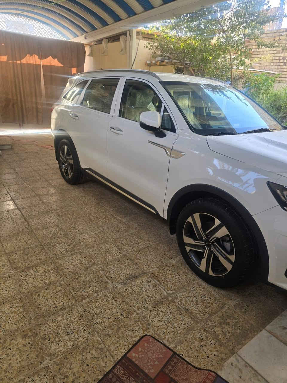 سلام عليكم للبيع 2023 
ماشيه 25 الف بعدها بحالت الوكاله
موصفات معروف
6 سلندر
7 راكب
السعر 315 وبيها مجال
***********
