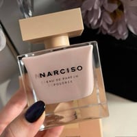 نارسيسو رودريغز باودري • عطر نسائي • خشبي مسكي