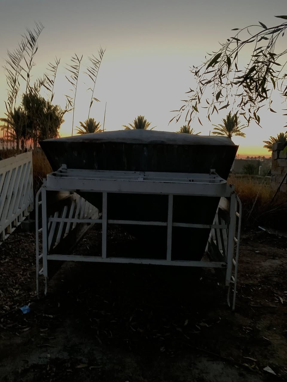 سلام عليكم
محجر كياه حمل
معه غلاف بدي 
سعر 450 
وبيه مجال
بصيط 
العنوان اطراف بغداد منطقه براهيم بن علي  ارقم ***********
