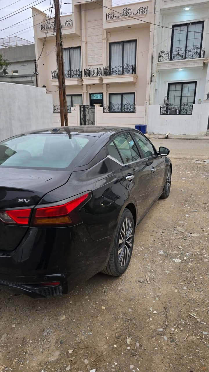 بسم الله 
للبيع نيسان التيما موديل24 
مواصفات SV 
بدون ايرباك بدون دواخل شرط ماشية 14 ألف 
صبغ قبغ صندوق مبدل وجملغ خلفي صبغ 
سيارة بسمي ودفتر بنزين موجود 
سعر 172$. مجال 
شراي اتصل كركوك شوراو 
***********
