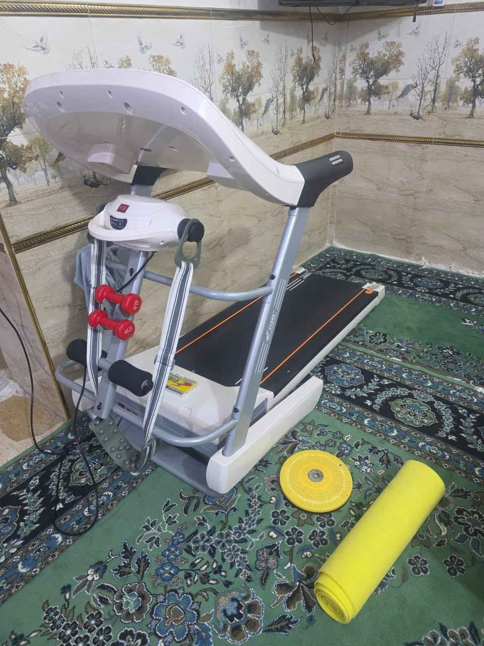 جهاز جري للبيع
السعر ٣٥٠ وبي مجال بسيط
العنوان حي نزال 
***********
