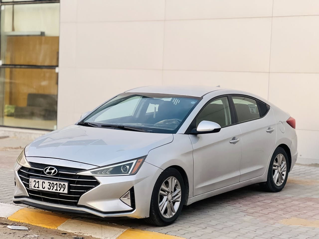 السلام عليكم…اعتذر عن الاقساط والوعده…
للبيع هونداي النترا 2019امريكي لون سلفر رقم سليمانيه دولي سنويه جديده…سياره خير من الله 
حيل حلوه واحلى من الصور 
فول مواصفات عدا السلايت والبصمه ويل كروم تحكم ستيرن جهتين رادار امامي وباقي المواصفات معروفه…
محرك 2000دوش مامفتوح بدون كل عيب 
كير مامفتوح بدون كل عيب 
صدر جديد طخم تاير جديد 
تبريد ثلج تدفئه نار سياره جاهزه مجهزه بدون كل عيب…
سياره بيها جاملغ خلفي وجنطه مبدله نفس اللون بدون قطره داخل…
السعر 127وبيها مجال…
مكاني صلاح الدين تكريت 
للاستفسار ***********
