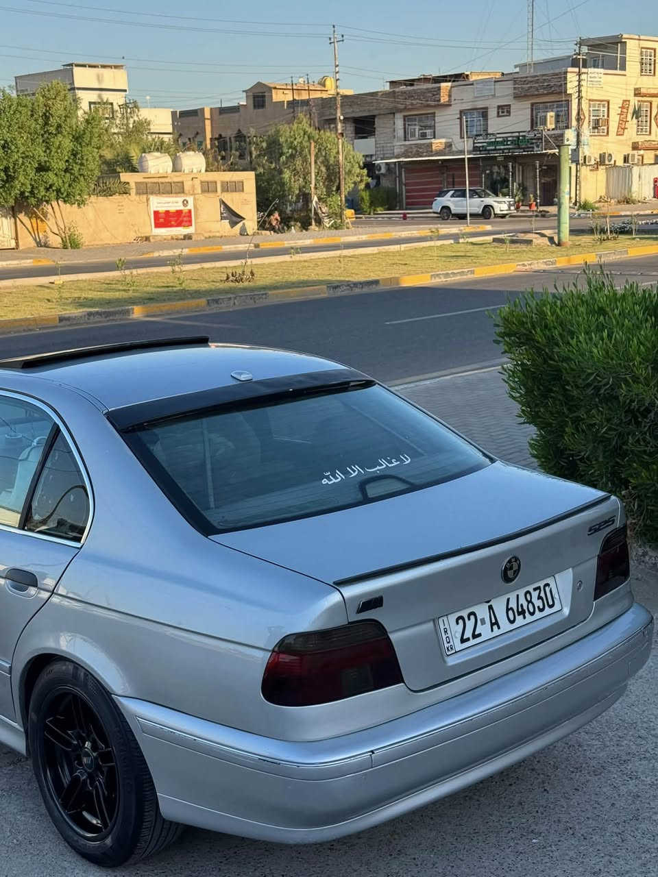 السلام عليكم
للبيع او مراوس حسب القناعه 
Bmw 525 i 2000 موديل 
صبغ عام جراد
محرك ٦ دبل فانوس 
كير اوتو 
كير مكينه كله جاهز 
ماناقصه برغي السياره 
فول موصفات 
فتحه سقف 
خمس ويل كب 
فول تحكمات استرين 
تبيرد ثلج + قطعتين 
دواخل لونين 
تلفون بلادي 
دعاميه m 
شاشه تاب 
برده خلفيه 
كامره خلفيه 
٣ وضعيات قياده
السياره جاهزه من كلشي مال جناي 
رقم شمالي تحويل ثاني يوم 
***********
السعر ١٠٣ وبيه مجال بسيط 
مكاني بغداد حي الجهاد
