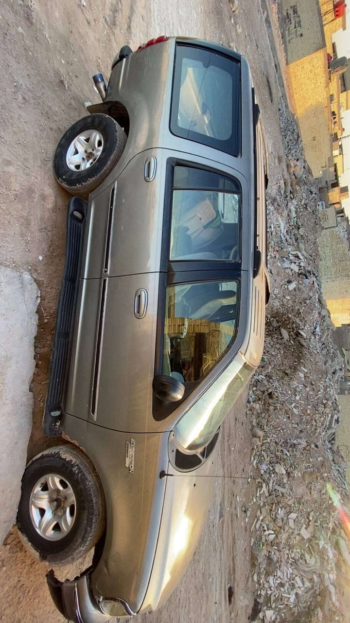 السلام عليكم سياره فورد امريكي موديل  1999كير ومكينه مكفوله من الصبغ مكفوله من الكص مكفوله ماعده بارد بصفحة اليمنه بيع او مراوس
السعر 48 $ بيهه مجال
***********
