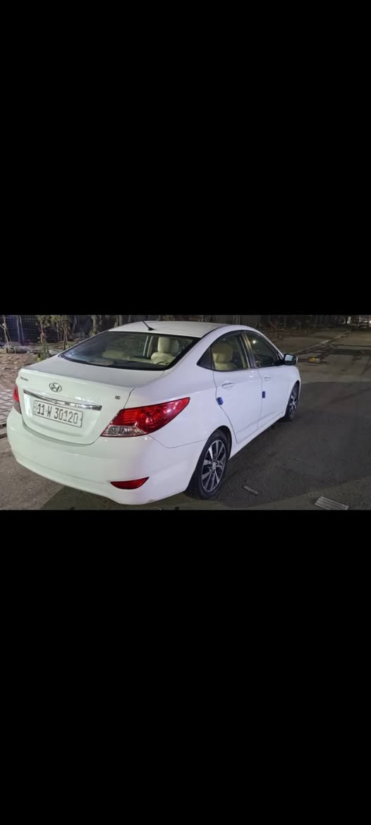 سلام عليكم اكسنت 2015 خليجي 
محرك 1600 قطرتين
مكفوله كفاله عامه
فول مواصفات 
ماعدى البصمة
فتحه سقف
تحكمات ستيرن جهتين
اشاير مري
كروز سرعه
كفالة من كل شي
باسمي رقم بغداد دولي تحويل ثاني يوم
***********
بغداد/ الشعب
السعر 113
