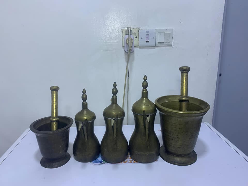 للبيع هاونات اثنين او سيت دلات قديمات سوري الهونات قياسهن 22او 15 والدلات  33او 32 او 29  السعر خاص يوجد توصيل الي جميع محافظات العراق


**إذا كنت صاحب هذا الإعلان وتريد حذفه لأي سبب، رجاءا أرسل رسالة إلى الدعم الفني**