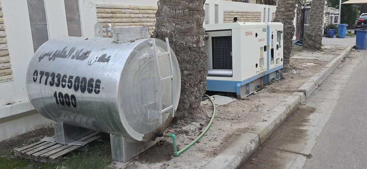 مولد 80kv كاتم للبيع شركة انوار الطاقة استخدام قليل وبعده جديد صرف قليل جداً وبعدة بلضمان مال شركة بي خاصية اطفاء من تجي الوطنية وتشغيل من تطفى كاملة مكملة بدون نواقص وياهة تانكي 1000لتر السعر المطلوب 8ملاين و900الف عنوان المولد الفلوجة للتواصل ***********
