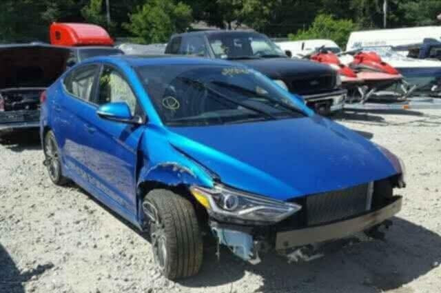 سلام عليكم للبيع فقط 
النترا موديل 2018
وارد أمريكي حادث فقط جاملغ امامي 
فول مواصفات 
فتحه 
شاشة كبيرة 
بصمه 
تحكمات سترين 
كشنات كهرباء 
كشنات جلد 
،،،،،،،،،،،،،،،،،،،،
مكان السيارة الكاظمية 
سعر : 120 ورقه وبيها مجال 
الاستفسار: ***********
