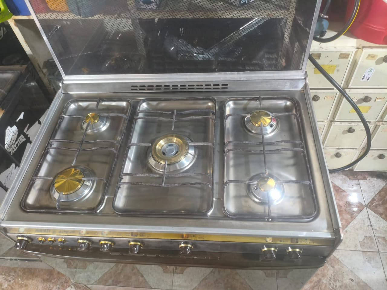 طباخات للبيع.... العنوان ألرمادي شارع ألگصابين
طباخ مصري غير مستعمل السعر 400
طباخ گريازي مصري مستعمل السعر 300
للتواصل ***********
