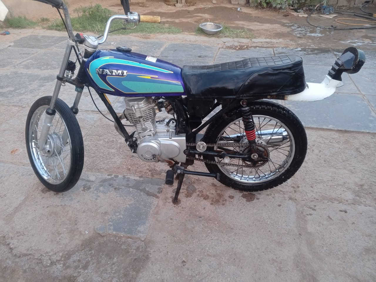 سلام عليكم دراجة 🚲 تعمير 24كلك للبيع محرك رابيدو مفتوح كاور مكينة ناعمة كلش السعر 450 بية مجال  مكاني قضاء النصر رقم 📱 ***********
