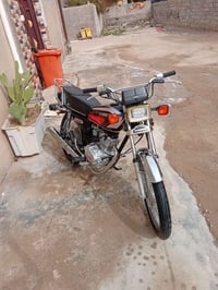 سلام وعليكم ماطور للمبيع 21زيرو مخزن جديد موديل 21نضيفه اسعر750وبي مجا...