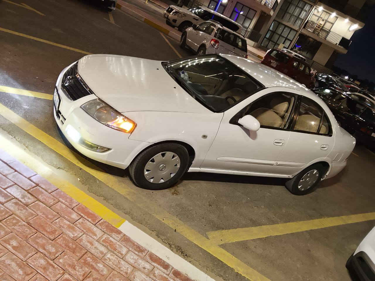 السلام عليكم
نيسان سني 2008 سياره خير من الله وبل حقيقه احلى من الصور سياره مال جناي ربع متصرف عليها تراي وين ميعجبك سياره جاهزه بدون صبغ  بيها بارد بل جاملغ الامامي على كد شبر 
جام كهربائي 
سنتر لوك 
تخم تاير 
صدر جديد 
باتري جديد 
داخل بيجي 
كشنات جلد 
والسياره خاضعه لصيانه دائميه مكان السياره بغداد حي الحسين مكلف بل نشر 

صاحب السياره / ***********
