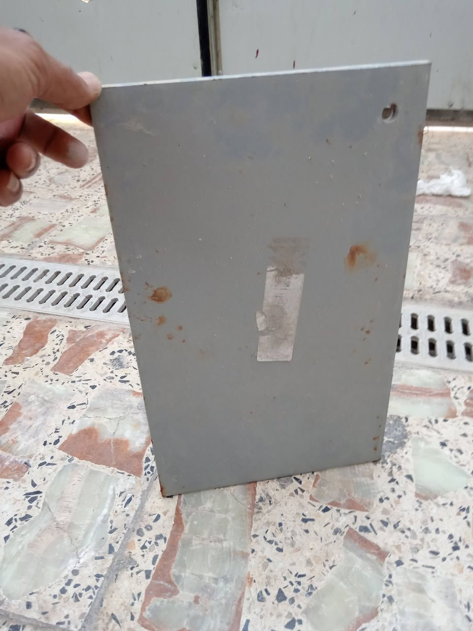 باجات للبيع القياس ٣٦ *٢٢ السمك ٨ ملم مكان بغداد السعر ١٠ للقطعة الاتصال علئ هاذ الرقم***********
