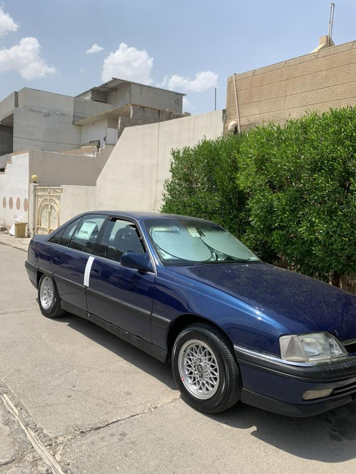 ئؤپل ئؤمیگا مؤدیل ١٩٩٣ گیر تؤماتیک سەنەوی نوێیە هەتا ٢٠٣٠ رەقەم باریک سەیارە بەناو خؤمە  بەناوکردن براوە و وەرگەرا بەشە رت  جەمپیکی خە فیفی پیشو پشتی هەیە سەیارە کە نقوستانی تیدانییە سعری داوای 45وە رە قە و  مەعامە لە ***********
