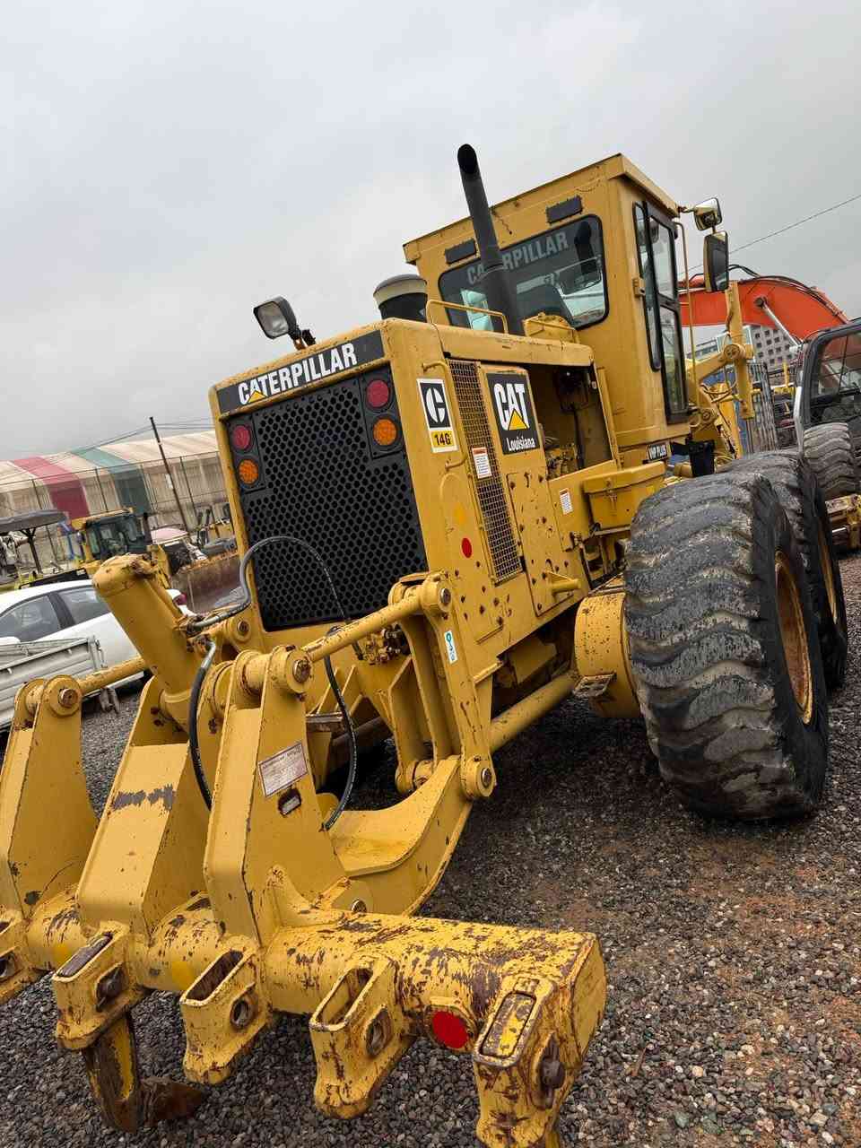 كريدر كتربلر 14G نظيفة جدا مكفولة كفاله عامه قطرة صبغ مابيها بلادي مشتغله قليل جدا للبيع 
***********
***********
