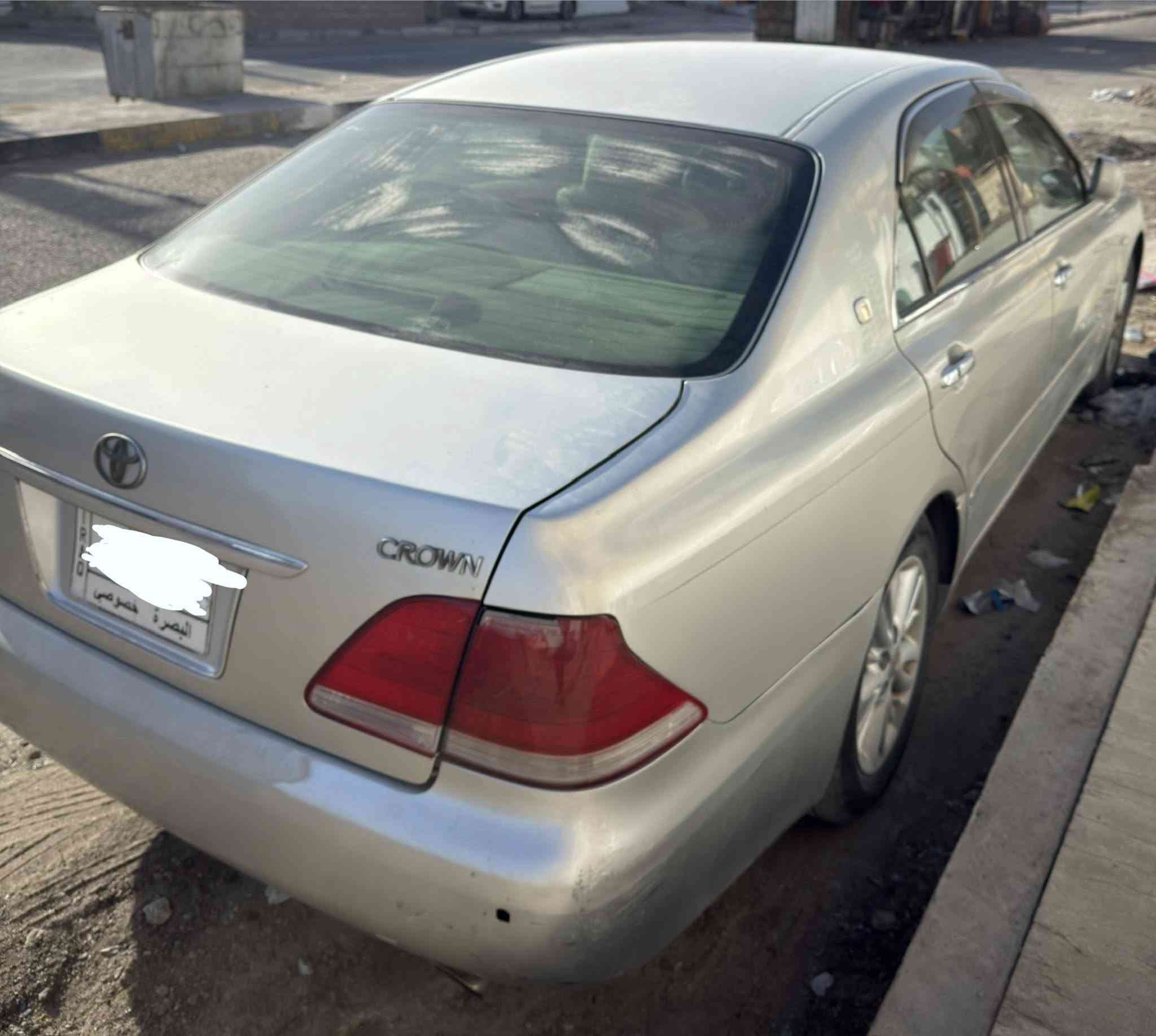 سلام عليكم تيوتا كراون (شاهينة)
مديل 2007 معلاية 2013 
السيارة بدون كصة بدون اي لعب برقم الشاصي كفالة من 
هل ناحية 

كير محرك كهربائيات كفالة تبريدها شغال معروف بعد الياباني بالتبريد تخم تاير برجستون ياباني جديد محرك 6 سلندر محرك لاندكروز المعروف بالاعتمادية و السيارة كلة بانزين محسن و دهن اصلي 

من المواصفات 
بصمات اربع ابواب و فتح لمس 
وضعيات قيادة رياضي و اقتصادي و ثلوج 
كراسي السايق و الراكب كهرباء 
ستيرن كهرباء يصعد و ينزل اثناء التشغيل 
تحكمات خلفية بالراديو 
بردة خلفية

السيارة ماشية تقريباً 280 الف كيلو متر 
البدي الخارجي بي ملاحظات ( اكو اثر طلقتين موضحات بباب السائق و طلقة بالجاملغ الامامي جهة السايق ما مصلحات على حالهن ) عداهن خدوش اثر الاستعمال الصور كدامكم بعد 

( ماشي بمعاملة تنزيل المديل فاحص هزة و مكمل باقي بس على الكمرك الي ياخذها يكملها اذا يحب ) 
مكاني البصرة
السعر المطلوب 117 ورقة و بيها مجال للشراي

*********** للتواصل واتساب
