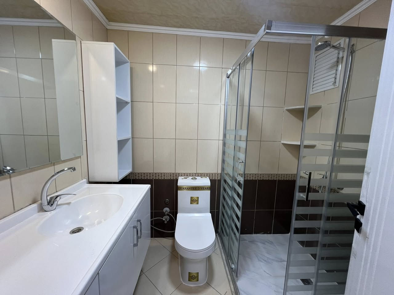 شقة للبيع في افروستي
نوع الشقة B18
غرفة النوم 3
مساحة 168
واجهة شيمال شرق
ارقام الهواتف 
***********
‏Whatsappe/Viber
#عقارات_للبيع #بغدادية #دهوك #avrocity #للبيع #duhok #دهوكيه #افروستي #موصل
