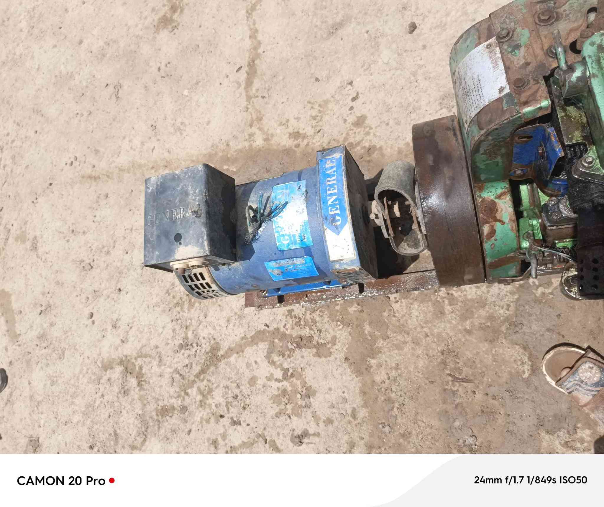 مولد 12حصان مع رأس توليد 7.5للبيع سعر 750وبيه مجال بسيط الله شاهد مولد على وضع شركة خاص ماكو الشراي يتصل على الرقم ***********
