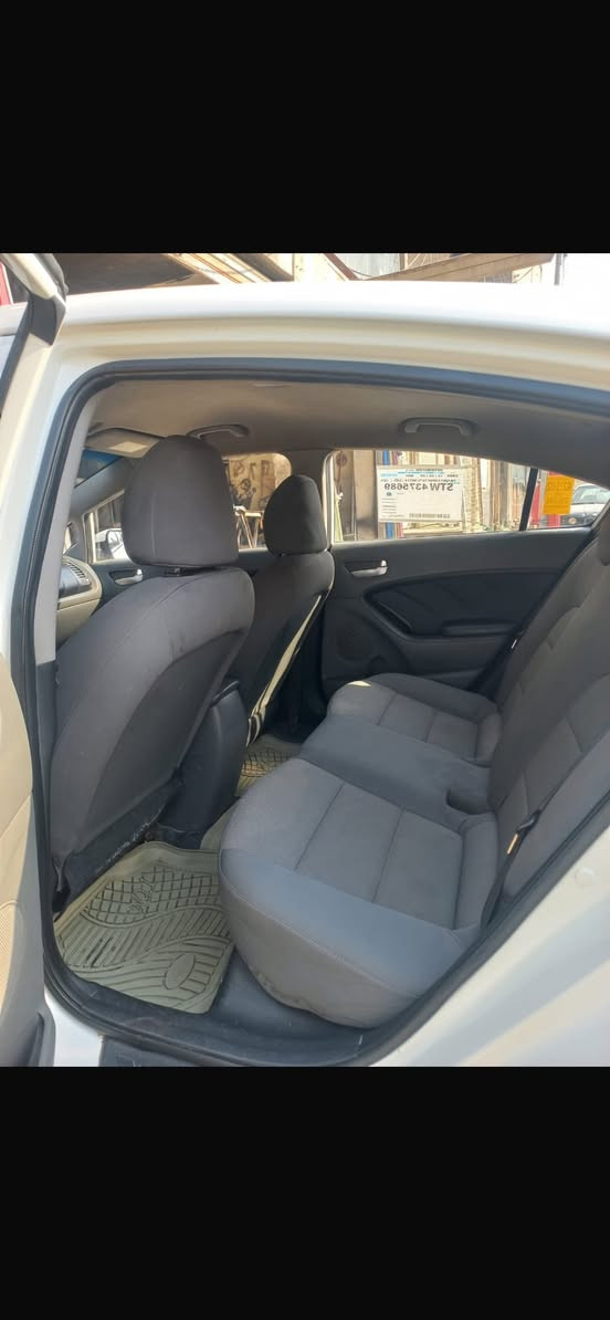 سيراتو 2018مكفوله بيه بارد بسيط وسبع حالوبات السعر135 وبيه مجال موقعه النجف شارع الجمهوريه ***********
