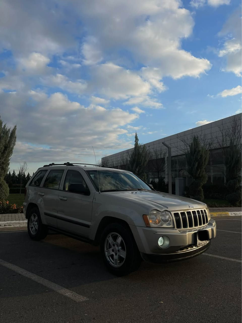Jeep Grand Cherokee Laredo 2007
بێ بۆیاخ بێ لێدراو
٦ بستۆن
گێڕ ئۆتۆماتیک و عادی
تحدید سورعە
‏ABS
دەبڵ ئەکسل 4x4
شەش موکەبەرەی BOSTON 
توڵی سەقف 
بلاجیکتۆر
تەبرید مەرکەزی
تراکشن کۆنترۆل
چوار جام کارەبا
حاسە
کوشن کارەبا
ئاوێنە کارەبا-هیتەر-دژە فول
بێ بۆیاخ دەعم و لێدراو  دەعامی بۆ دەعامی بەشەرت
گێڕو مەکینەو دەبڵ ئەکسل کارەباییاتی کامل بەشەرت ڕۆنی مەکینە تازەو چوار تایەی لۆکی لەژێرە سەیارەکە پاک ماوەتەوە بێ تەقەو ڕەقە بێ مەسرەف  هەموو گیانی بەشەرتە یەک دەستە  کاڵبونەوەو بۆیاخ تەقیوی نییە
98گەڵا
***********
*********** السليمانية, العراق
