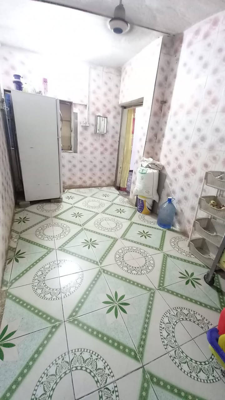 بيت للأيجار بالتميميه يحتوي على 5 غرف استقبال صاله مطبخ صحيات سعر الأيجار 600 قفل
***********
