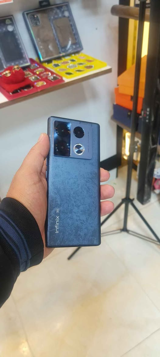 انفنكس not 40 pro plus 5g لون نيلي مميز انتبه البلس مو العادي.جهاز مكفول مواصفات تخبل ذاكرة256رام12+12 كامرا تخبل معالج قوي ديمنسيتي 7020 شحن100w وشحن لاسلكي سماعات jbl جهاز ونضيف بدون غراض مكفول كفالة عامة.سعرة260وبيه مجال قليل مكاني بغداد العامرية للاستفسار وتساب*********** بغداد, العراق
