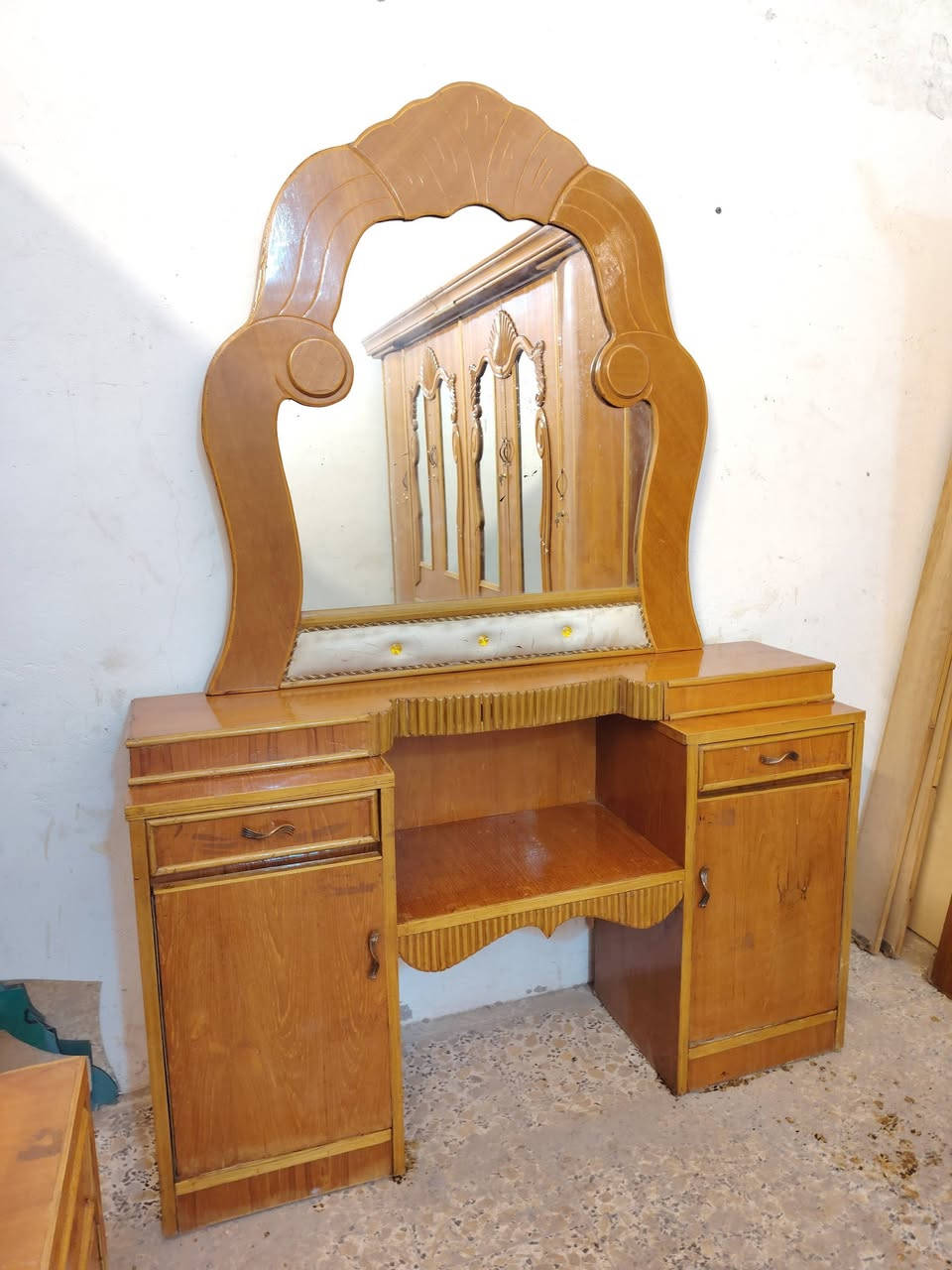 غرفه مستخدمه صاج 6باب نضافه فول مديل حديث سعر 750معرض ابو عقيل ميسان حي رساله شارع ماطور قرب صيدليه حازم ***********((نتشري جميع الغرف))
