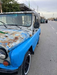 واز 2002للبيع سياره كلش حلوه وبالعافيه على الياخذها مكان السياره الصوي...