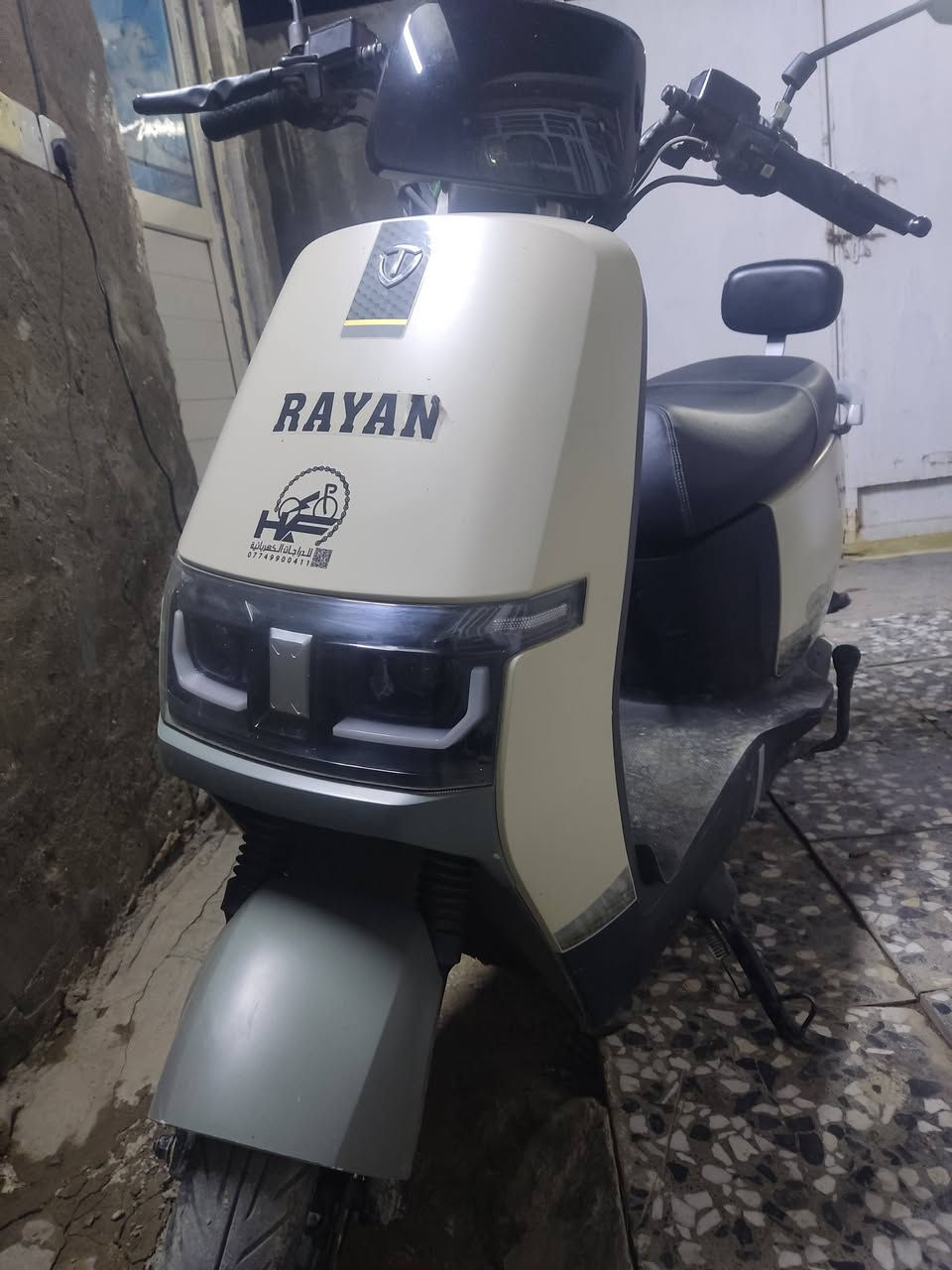 السلام عليكم دراجه شحن الريان دراجه فول بصمات 2 لايت زنون عالي ناصي اشاير كامله مكمله بعدهه جديده مامتعوبه ابد دراجه تاخذهه تترحملي مكانهه بغداد الجديده او المشتل  الشحنه لوحده تمشيك ٧٠كيلو حقيقي سعر ٩٥٠وبيهه مجال لشراي ***********
