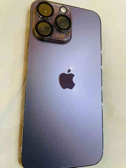 السلام عليكم
م/بيع مستعجل 
ايفون 14 برو ماكس لون بنفسجي الجهاز نضيف ومابي شخط وباكيت ويا 
نسبة البطارية:86
دبل سيمكارت
ذاكرة:256

مكاني سامراء
واتس:***********
بصراحة ماعرف اسعارهن قيم بما يرضي الله
