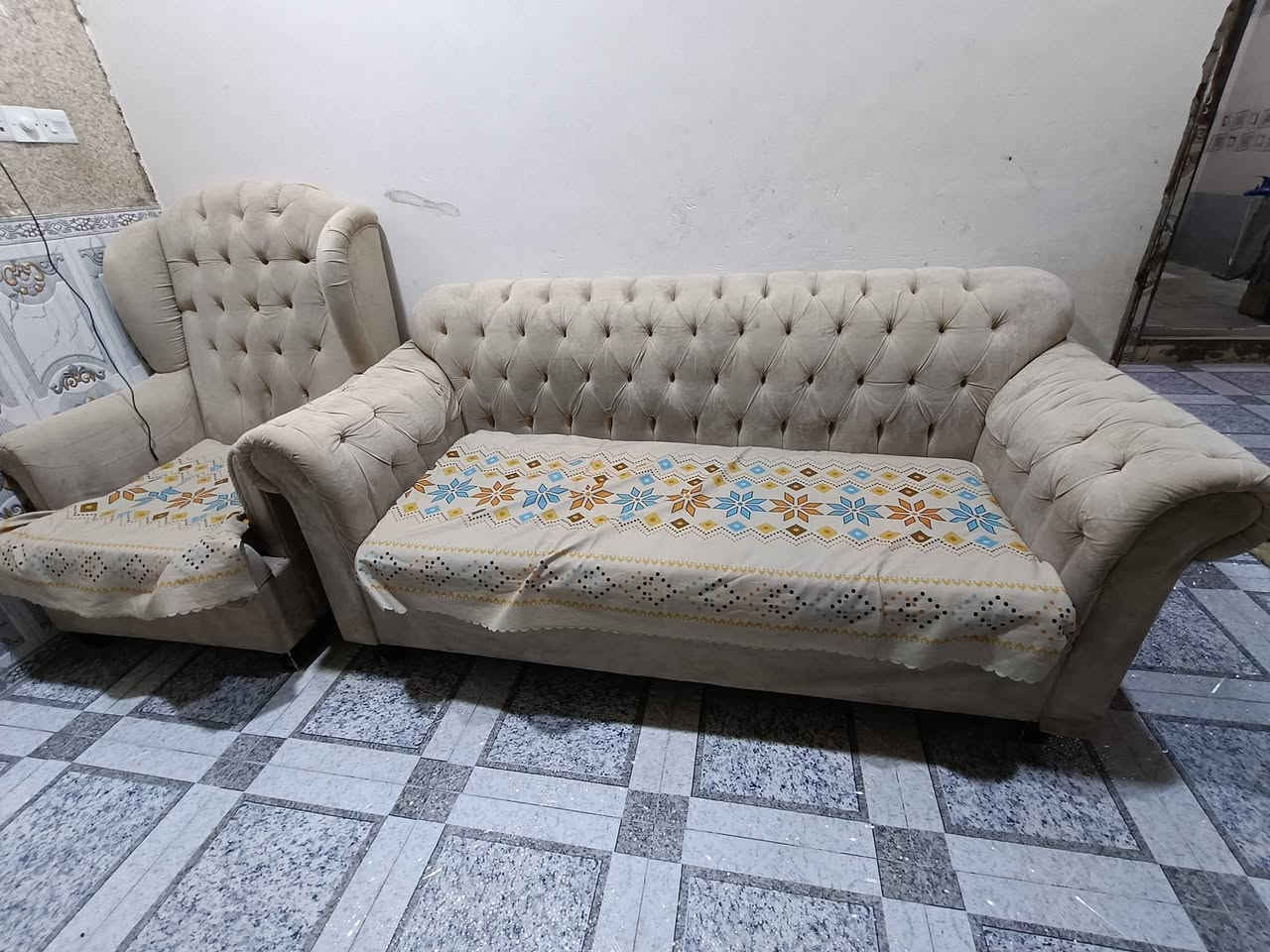 قنفات كويتي نضيفات سعر 500 مكان البصره الزبير تصال ***********
