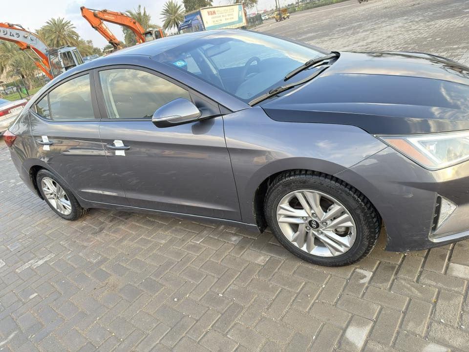 السلام عليكم 2019 النترا وارد كندي    حادث البنيد فقط ايرباك استيرن       ماشية 61 الف كم سعر 129$                 رقم ***********
