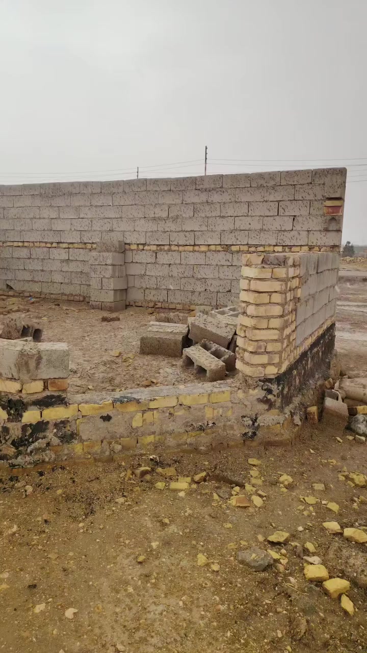 السلام عليكم هيكل للبيع على طريق السنيه السياحي قرب المزاريج (النواصر) 
المساحه 130 بالطابو
بالواقع 275 فضله
السعر 12 وبيها مجال!!!
الاستفسار على الرقم ***********
