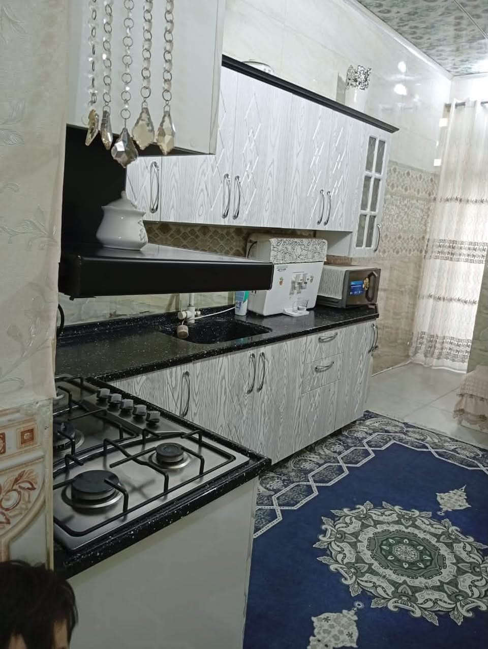 دار للبيع مساحه ١٠٠ متر منطقة الكريشات خلف مجمع الجوهره 

الأساس والسقف صب كونكريت 
يحتوي ع استقبال وصاله ومطبخ وغرفة نوم ومجموعة صحيات وغرفة فوك ستنويج 

مع خط مولده المكان شارع المطار الجديد خلف جوهرة العرب شارع العلويات الدار مقابيل العلويات منطقه وشارع كلش هادء اسال وشوف المنطقه   للعلم منطقة الكريشات منطقه مشموله بل تطويب ترقيم بلدييه ترقم  مع مداور محكمه 

السعر 46 بي مجال بسيط  
الاتصال  ع الرقم

*********** 

***********
