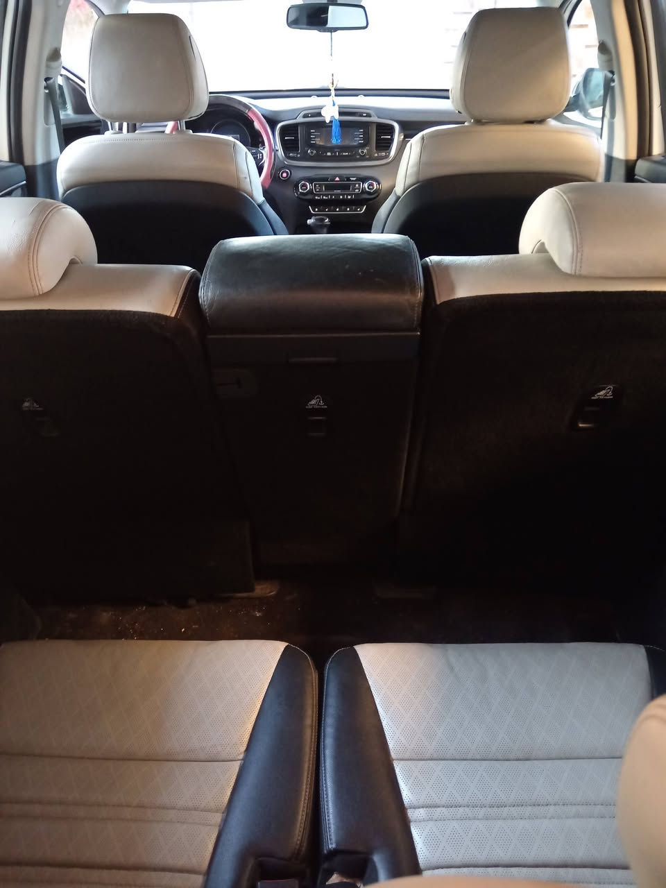 لام عليكم سورنتو للبيع2015 اكويتي واحد عل واحد رقم اربيل مواصفات 7راكب كشنات كهربائياته كشنات لولين حساسات اماميه وخلفيه فور ويل محرك 2400مافتوح برغي كفاله عامه من عده جيملغ جهت اليمين صبخ بدون فتح سياره بني رامه فول موصفات جنطه حساس كامره دوار مري شفط ماشيه 160امداور ثاني يوم السعر 220 وبيه مجال حك الجيه رقم الهاتف ***********
