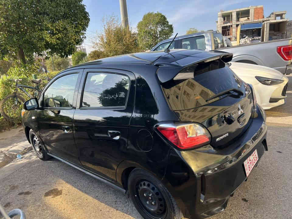 السلام عليكم 
ميراج 
2024 
وارد امريكي 
الحادث ويه الصور
سياره كامله 
وقتصاديه 
رادار امامي 
وقوف طوارئ
مثبت سرعه 
الحفاظ داخل المسار 
بدون ايرباكات 
السياره كامله وميحتاجلها اي مصرف 
السعر 115$ 
***********
